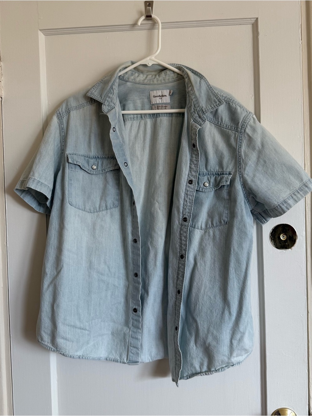 Goodfellow & Co Light Blue Short-Sleeve Chambray Button-Up